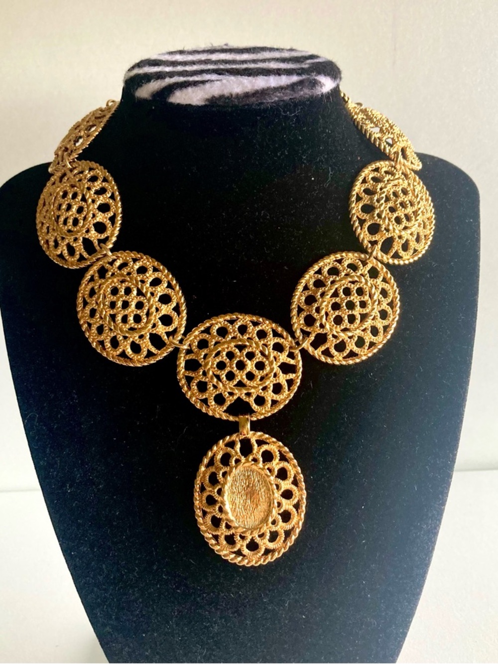 Elegant Gold tone Filigree Statement Necklace preloved Jewelry